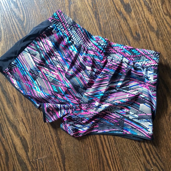 Fabletics Shorts - Picture 3 of 3